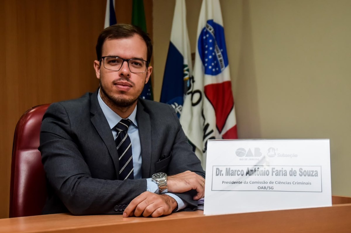 Marco Antonio, advogado associado